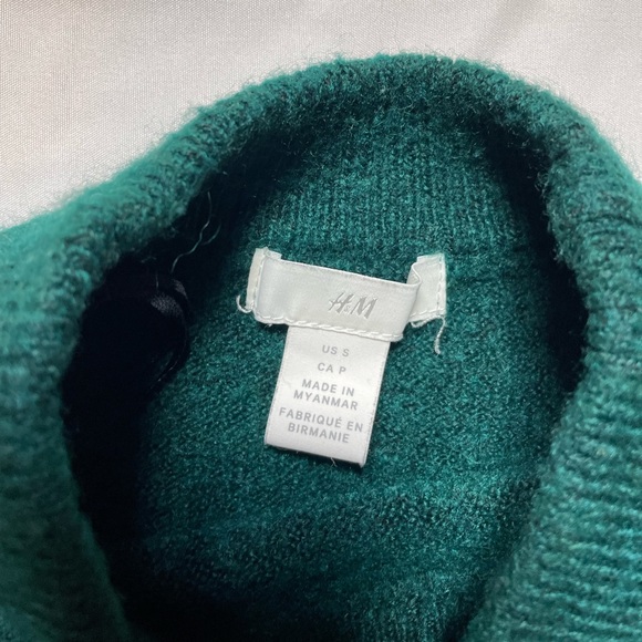 Green sweater - Picture 4 of 4